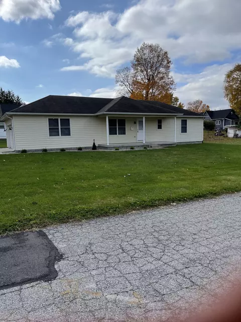 140 W High St, Mooresville, IN 46158