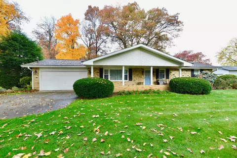 9770 W River Valley Rd, Yorktown, IN 47396