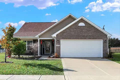 2572 Ashton Ln, Greenwood, IN 46143