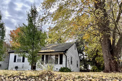 811 Fairview Ave, Crawfordsville, IN 47933