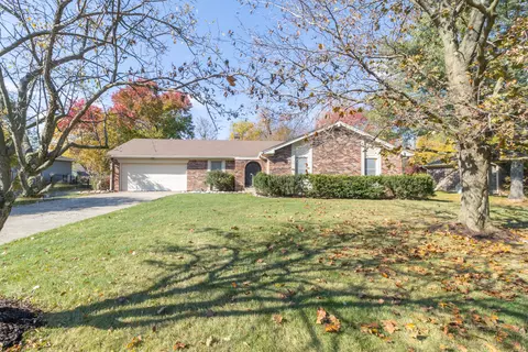 318 Woodland West Dr, Greenfield, IN 46140