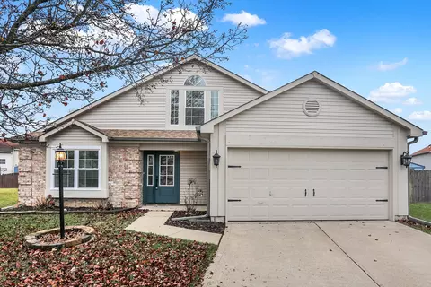 9 Sycamore Ct, Whiteland, IN 46184