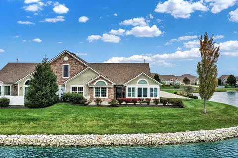 1032 Extraordinary Trl, Greenfield, IN 46140