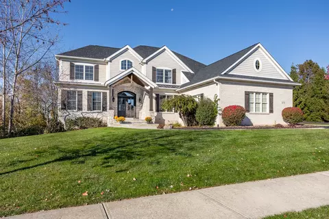16716 Brookhollow Dr, Westfield, IN 46074
