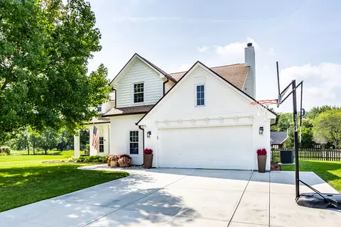 10421 Tarpon Dr, Indianapolis, IN 46256