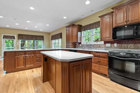 7581 Sloop Cir, Fishers, IN 46038 photo 22