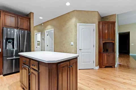 7581 Sloop Cir, Fishers, IN 46038 photo 23