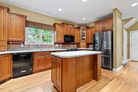 7581 Sloop Cir, Fishers, IN 46038 photo 21