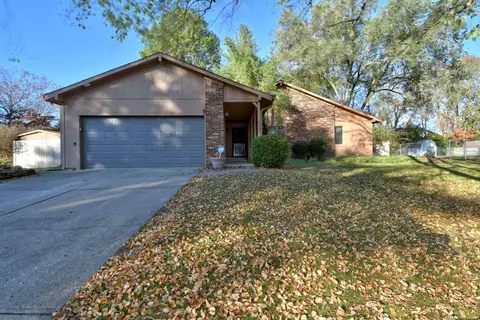 132 Leaning Tree Rd, Greenwood, IN 46142