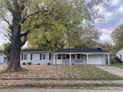 223 Southlane Dr, Whiteland, IN 46184