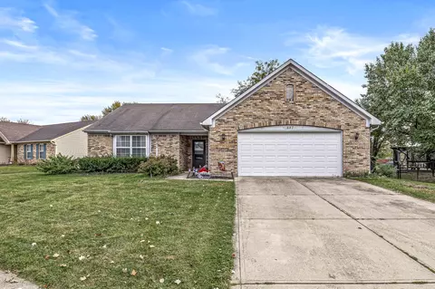 887 Millbrook Dr, Avon, IN 46123