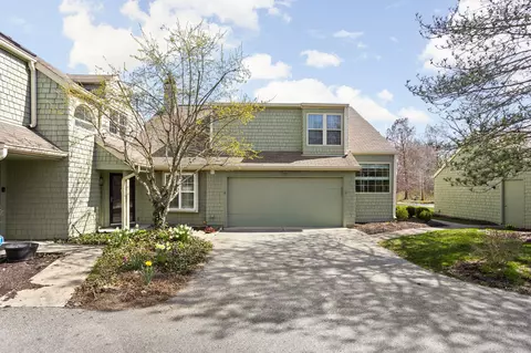 7370 Harbour Isle, Indianapolis, IN 46240