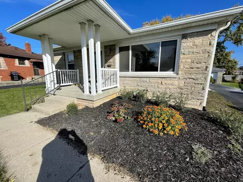 5442 Wayne Dr, Indianapolis, IN 46219
