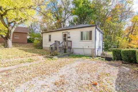 415 Sleepy Hollow Dr, Plainfield, IN 46168