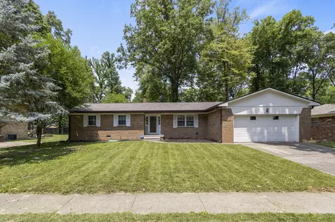8526 E Sarasota Ct, Indianapolis, IN 46219