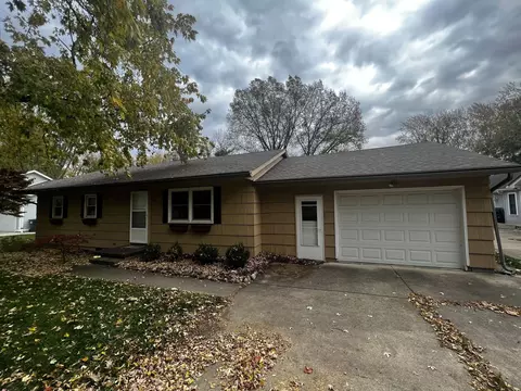 124 E Central Way, Pendleton, IN 46064 photo 2