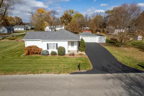 1167 Pike St, Clinton, IN 47842