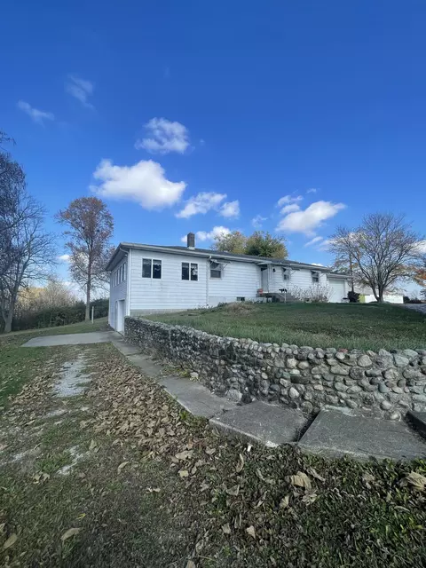 3750 E 600 N, Whiteland, IN 46184