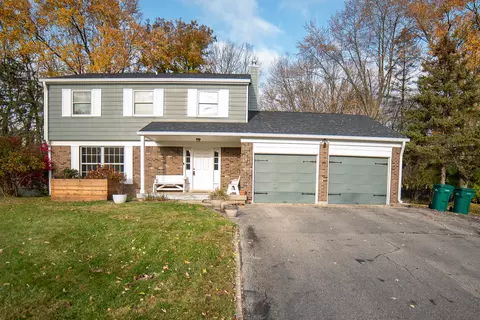 6852 Whisper Oaks Ct, Indianapolis, IN 46214