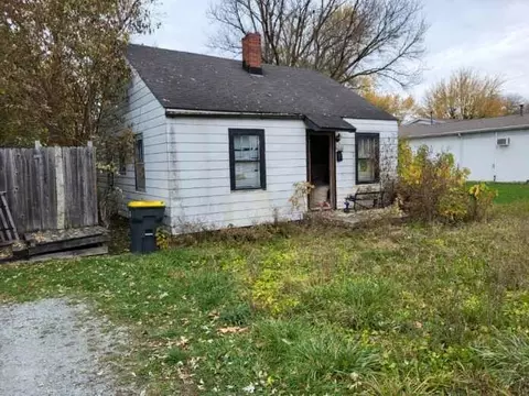 3813 Saint Charles St, Anderson, IN 46013