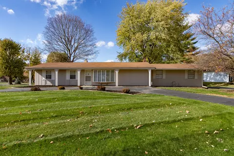 1020 S Tree Top Ln, Greenwood, IN 46142