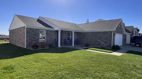 2643 Wildflower Ln, Greenwood, IN 46143