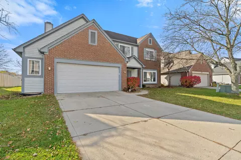 8427 Woodstone Way S, Indianapolis, IN 46256