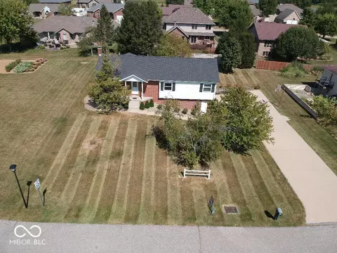 1050 E Tara Rd, Greensburg, IN 47240