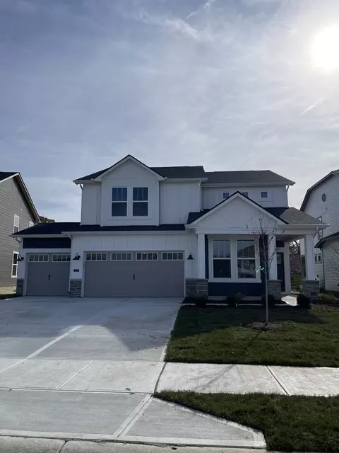 5443 Oak Knoll Dr, Whitestown, IN 46075