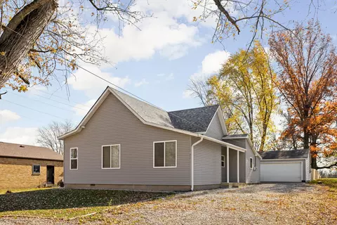 1033 W Lincoln St, Danville, IN 46122