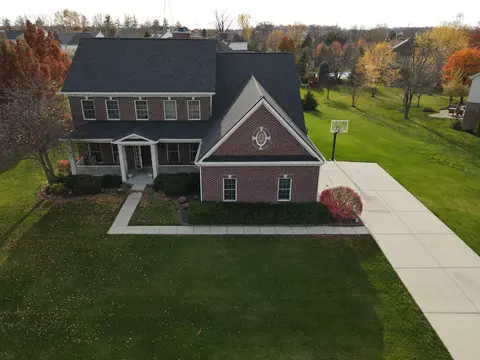 8775 Lily Ct, Zionsville, IN 46077
