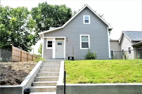 2616 Boulevard Pl, Indianapolis, IN 46208