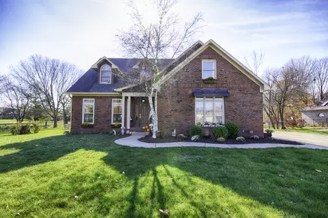 5033 W Pine Bluff Dr, New Palestine, IN 46163