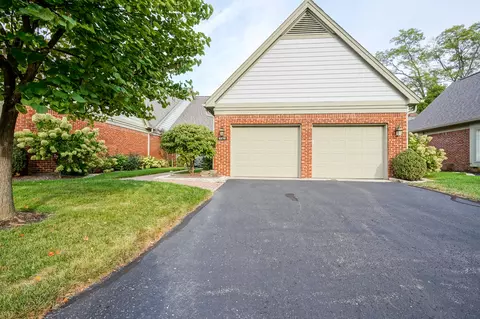 9278 Spring Forest Dr, Indianapolis, IN 46260