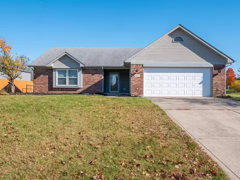 621 Red Oak Way, Mooresville, IN 46158