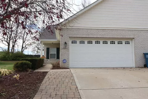 1128 Topp Creek Dr, Indianapolis, IN 46214