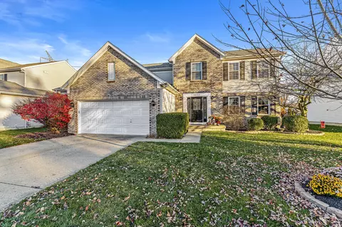 6523 Oxford Dr, Zionsville, IN 46077