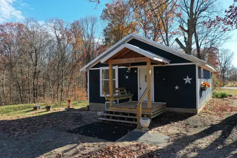 2057 Mt Liberty, Nashville, IN 47448
