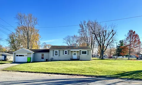 1104 Ladoga Rd, Crawfordsville, IN 47933