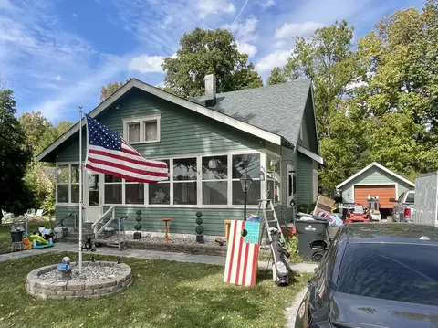 2708 W 25th St, Anderson, IN 46011