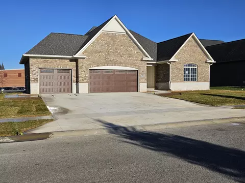 1844 Golden Field Dr, Greenwood, IN 46143