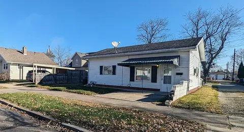 1110 Shelby St, Shelbyville, IN 46176
