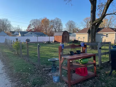 715 8th St, Covington, IN 47932 photo 6