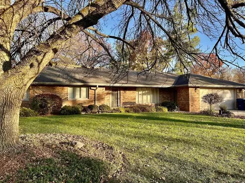 300 N Myra Dr, Muncie, IN 47304