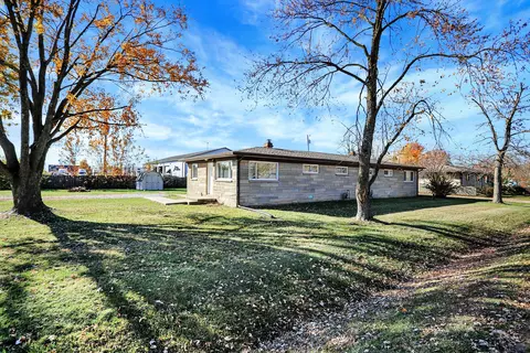 9731 Porter Dr, Avon, IN 46123