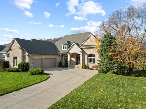1744 Lanarkshire Dr, Greenwood, IN 46143