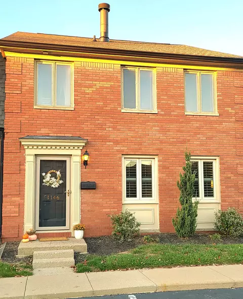 1146 Canterbury Sq N, Indianapolis, IN 46260