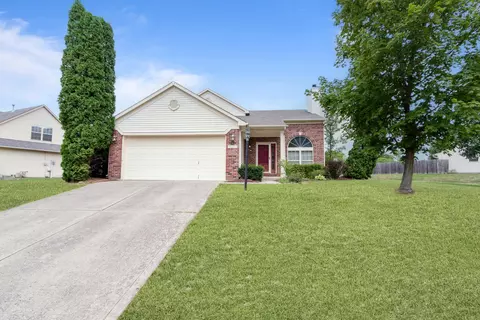 7728 Cherrybark Dr, Indianapolis, IN 46236