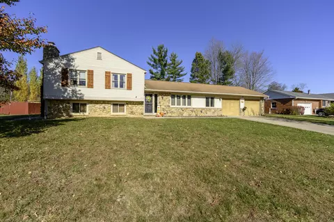 371 Mutton Creek Dr, Seymour, IN 47274