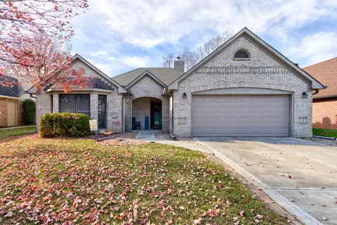 1938 Golf Stream Dr, Indianapolis, IN 46229